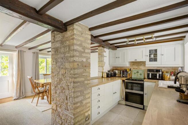2 bed Detached for sale Image 8