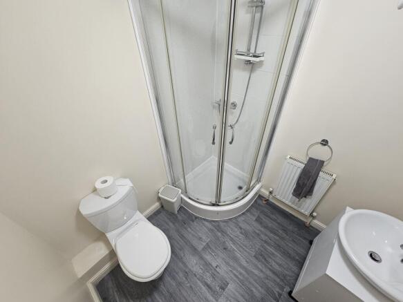 2 bed Flat to rent Image 4