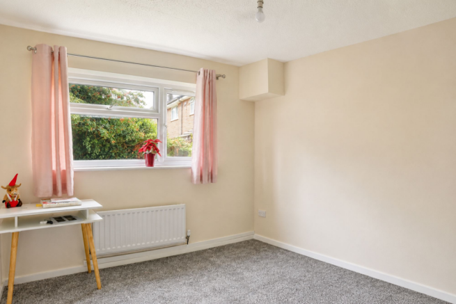 1 bed Ground Flat to rent Image 9