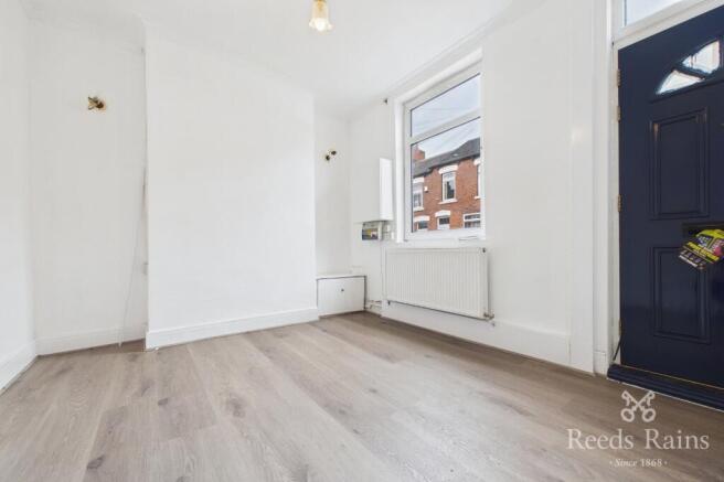 2 bed Terraced to rent Image 5