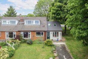 2, Knightwake Road, High Peak SK22 3DQ