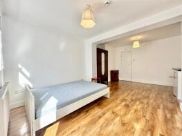 14, The Vista, London SE9 5RQ
