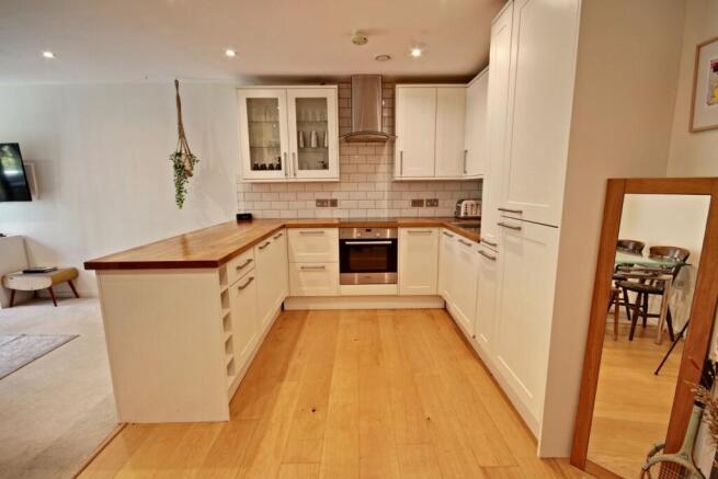 101 QMH - Kitchen-new