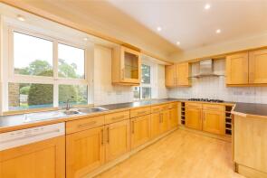 2, The Laurels, Weybridge KT13 9LF