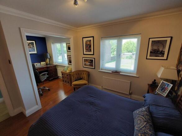 3 bed Link Detached House for sale Image 10