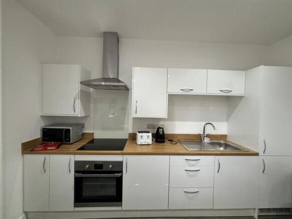 1 bed Apartment to rent Image 6