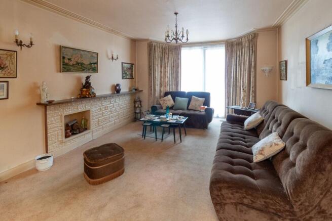 Francklyn Gardens, Edgware, HA8 photo 4