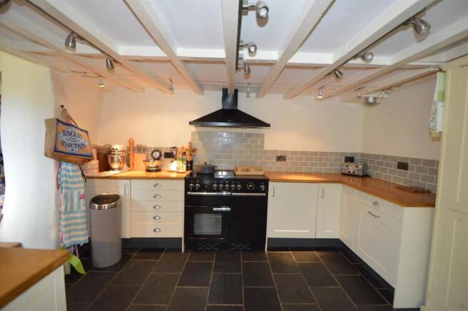 EVENUNDER COTTAGE,  KINETON (KITCHEN 1 )  resize.j