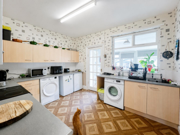 2 bed Terraced for sale Image 4