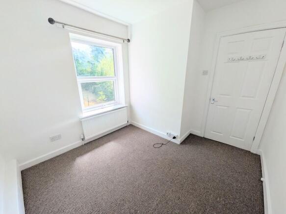 3 bed End of Terrace to rent Image 9