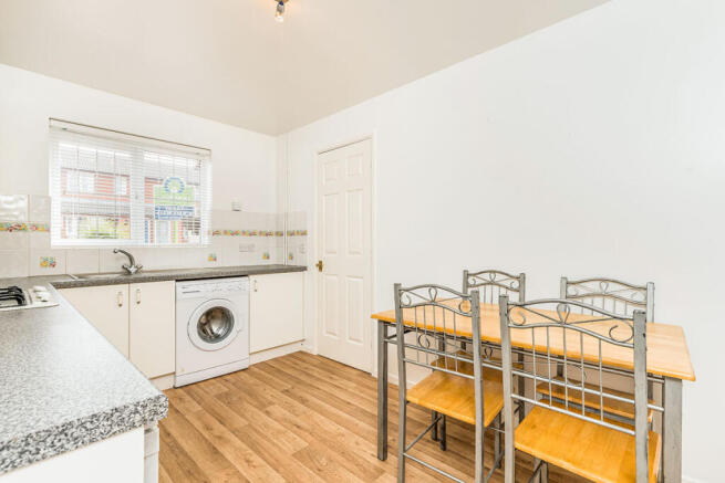 Kitchen / Dining Roo