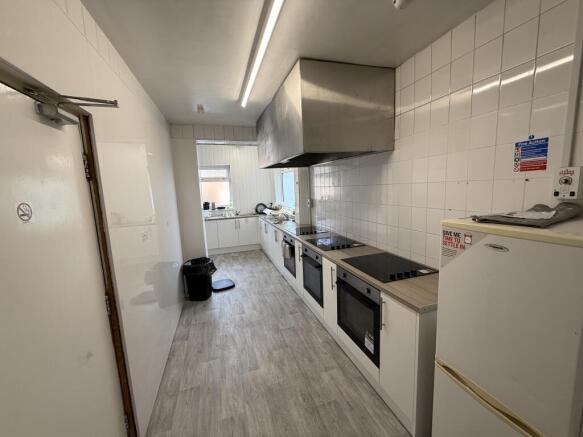 1 bed House Share to rent Image 5