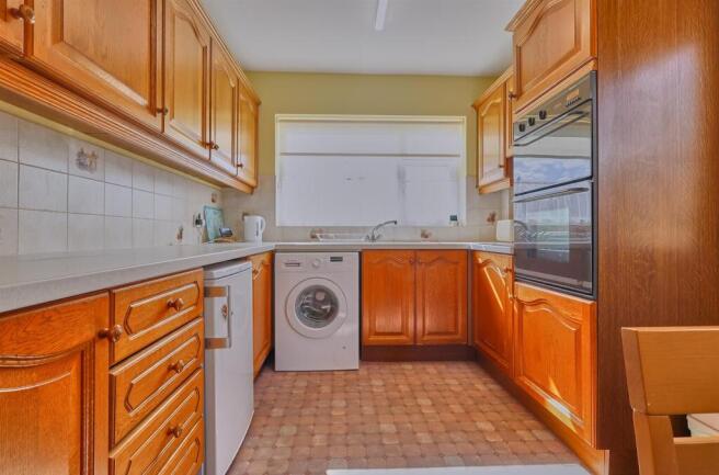 Fitted Dining Kitchen to Front