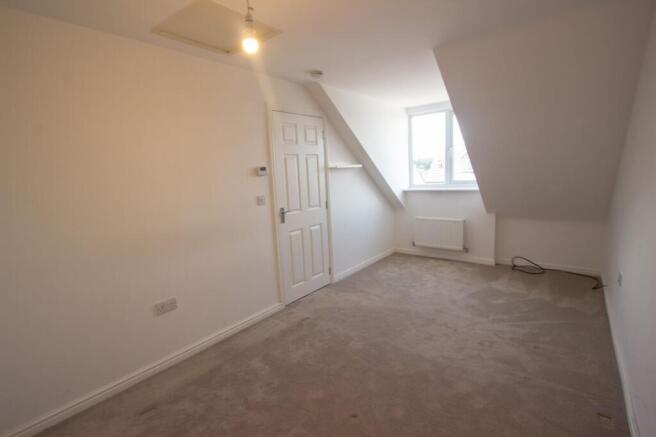 3 bed Semi-Detached to rent Image 10