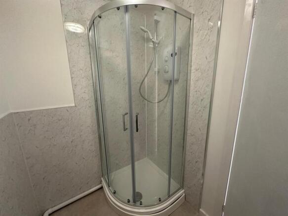 Bathroom 2.jpeg