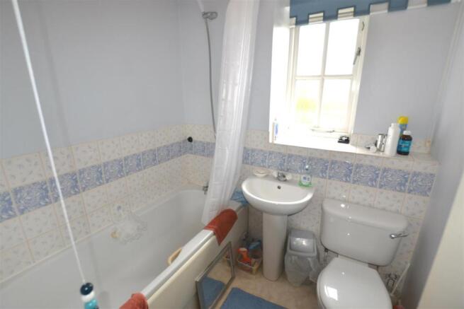 BATHROOM/WC