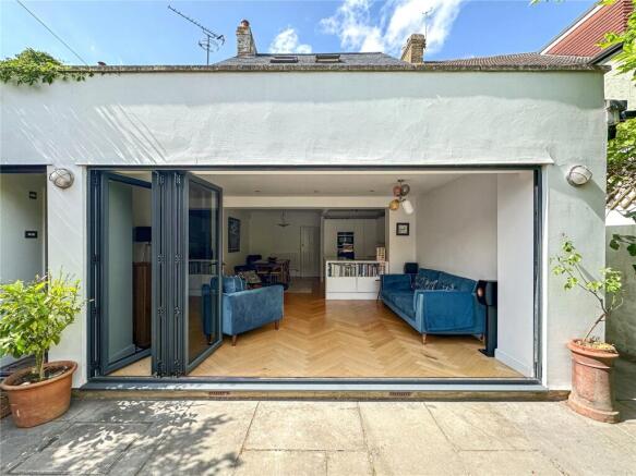 Extension Shot