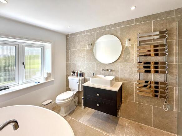 Master Bedroom En Suite