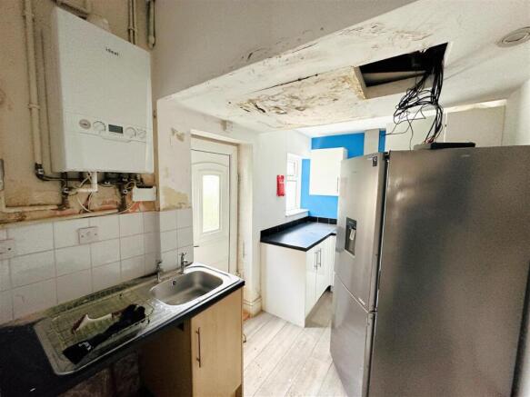 3 bed Terraced for sale Image 6