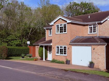 Minchin Green, Binfield, RG42