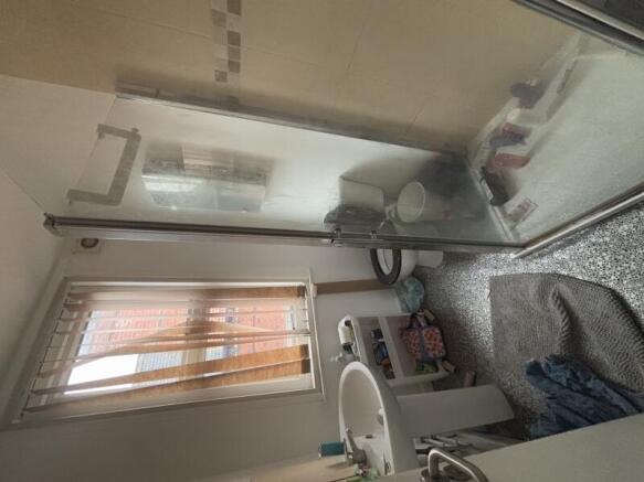 6 bed Terraced to rent Image 8