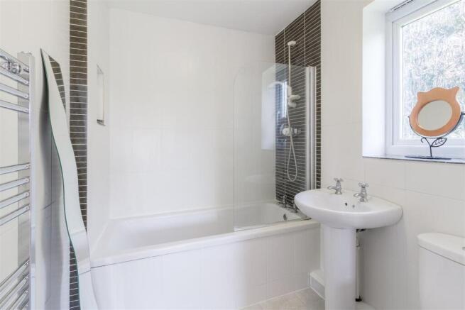 5 Garton Close