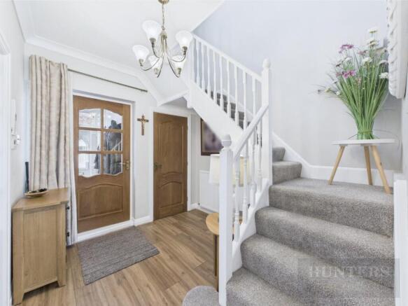 4 bed Detached for sale Image 11