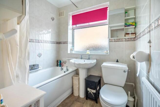 2 bed Bungalow for sale Image 8