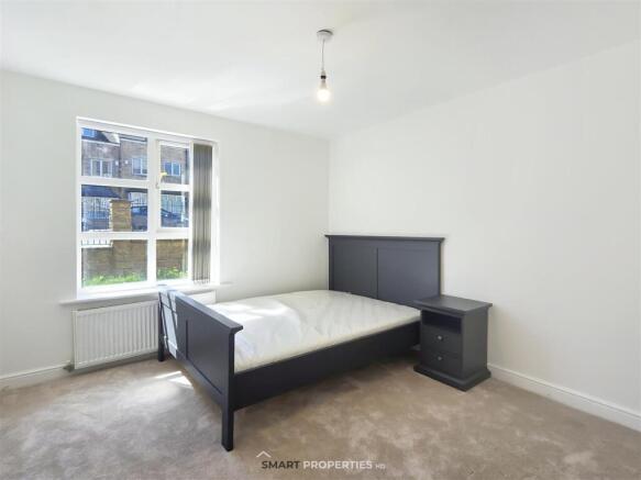 2 bed Flat for sale Image 10