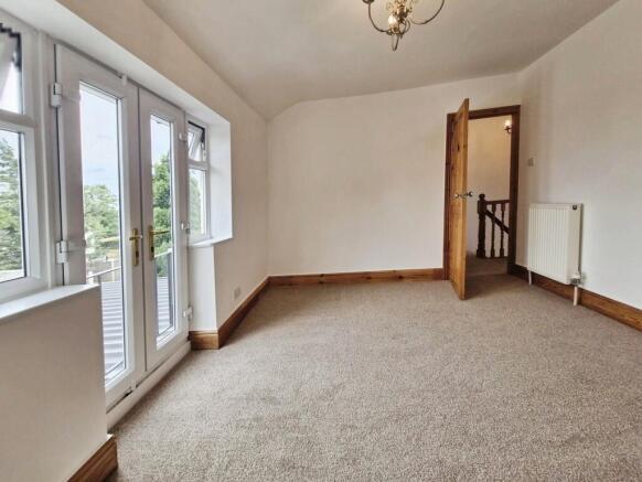 3 bed Semi-Detached for sale Image 10