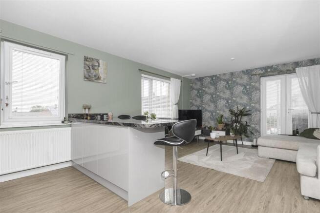 Harlech Close, Keynsham, Bristol photo 4