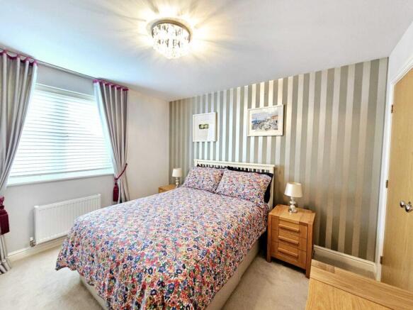 3 bed Semi-Detached for sale Image 10