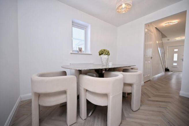 3 bed Semi-Detached for sale Image 11