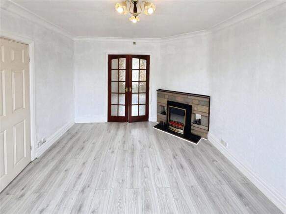 3 bed Semi-Detached to rent Image 5