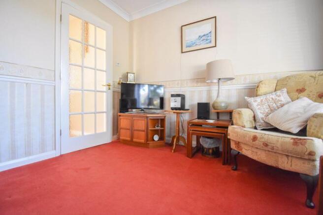 Bedroom/Sittin...