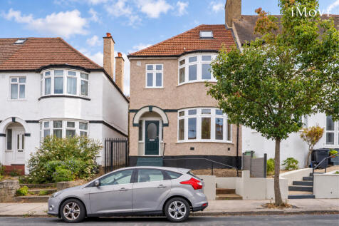 Grangecliffe Gardens, London, SE25