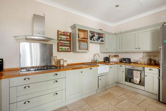 3 bed Terraced for sale Image 5