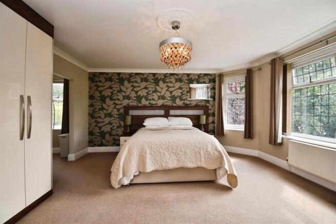 4 bed Semi-Detached for sale Image 12