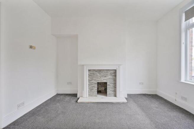 2 bed Terraced to rent Image 7