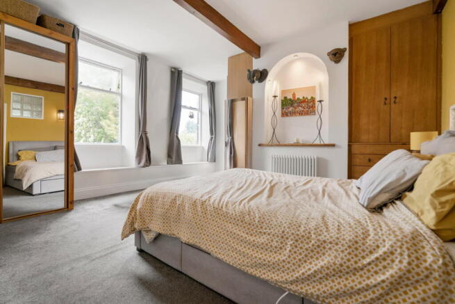 4 bed Terraced for sale Image 11