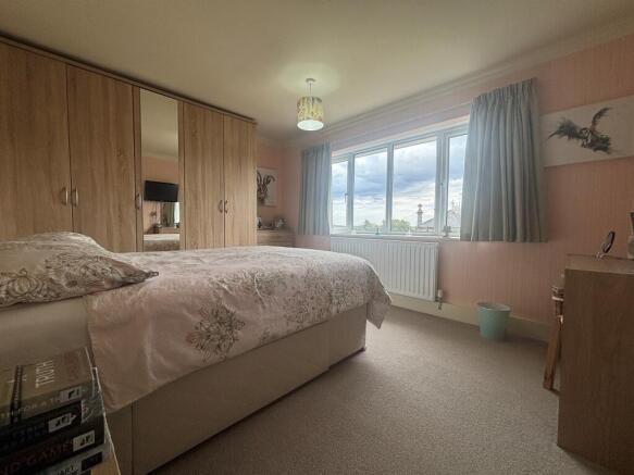 2 bed Apartment for sale Image 12