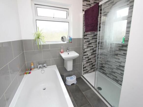 Bathroom WC & Shower