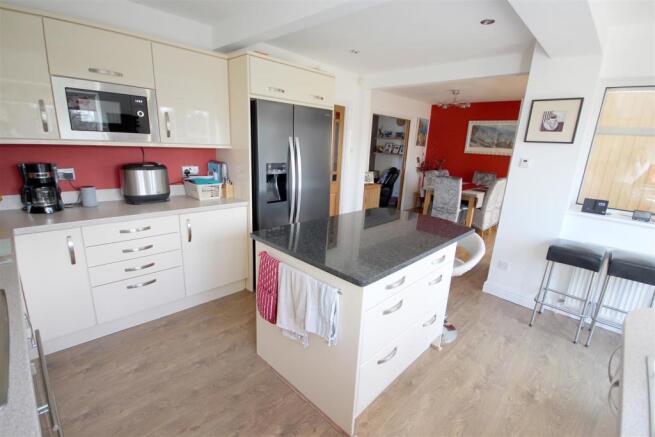 Open Plan Kitchen & Dining Room