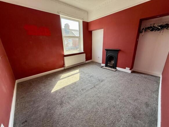 3 bed Terraced for sale Image 8