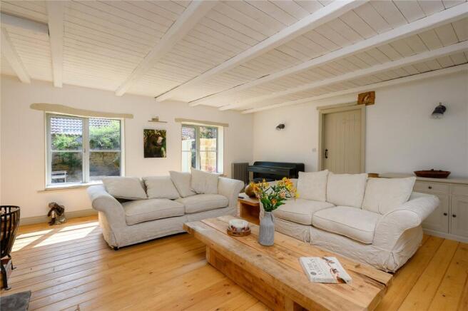 4 bed Bungalow for sale Image 5