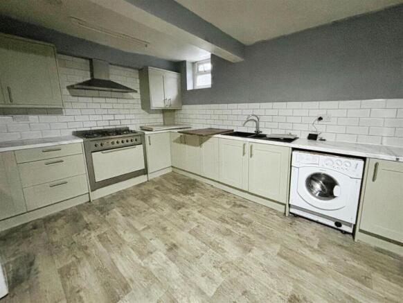 Heaton Road, Bradford, BD9 4RY photo 2