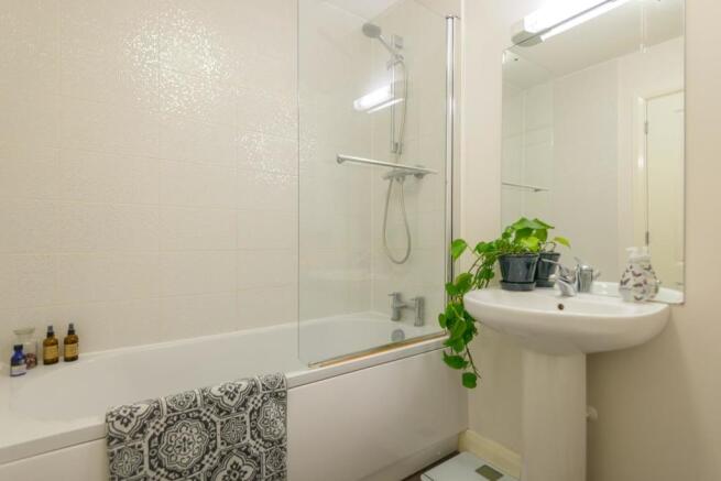 HCTACDER69 - Bathroom B.jpg