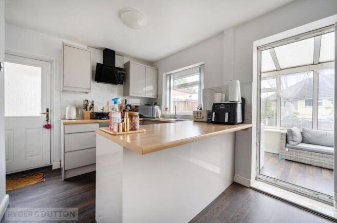 2 bed Semi-Detached for sale Image 6