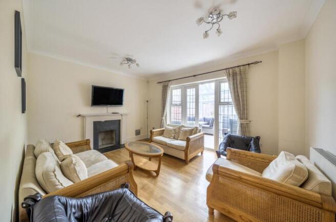 Davidson Frost-Wellings, DFW, Fauna Close, Living 