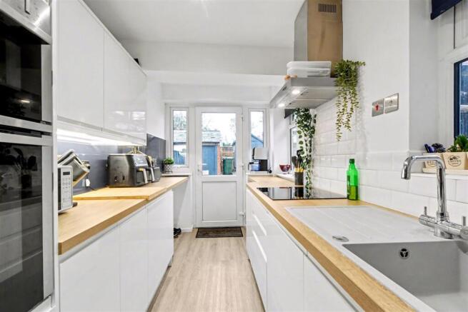 Kitchen_1.jpeg
